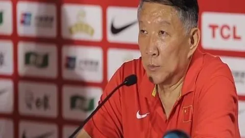 林诗栋逆袭梁靖崑：开局落后8分绝地反击，巅峰对决再燃激情！