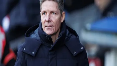 张帅搭档晋级阿布扎比站女双四强