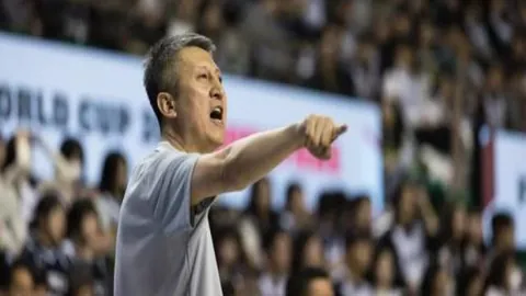 “湖人背靠背迎25胜18负挑战，生死战一触即发！”